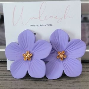 Lavernder floral earring